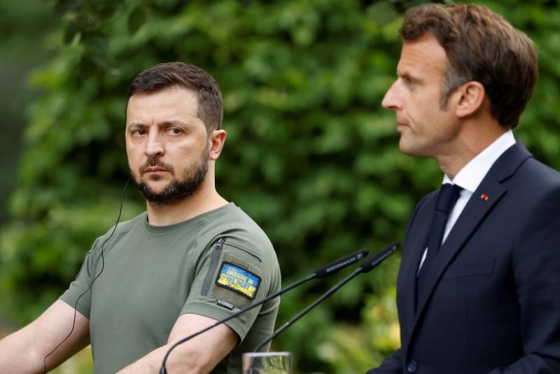 Emmanuel Macron en faveur de nouvelles sanctions européennes contre la Russie