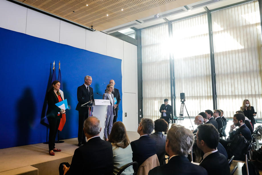 Press conference after meeting with energy providers in Paris