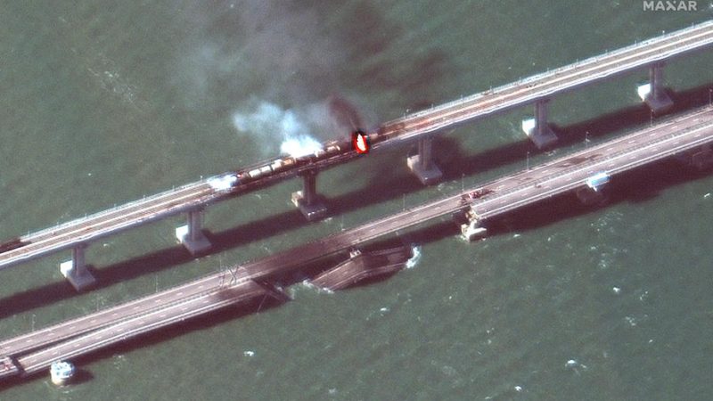 Les services spéciaux bulgares enquêtent sur l’explosion d’un camion sur un pont de Crimée