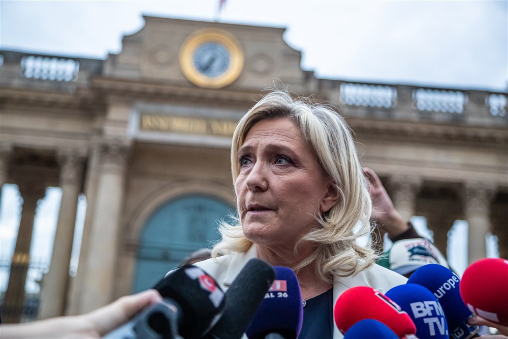 Marine Le Pen&rsquo;s party observe a minute of silence to pay tribute to Lola, a young schoolgirl found dead in Paris