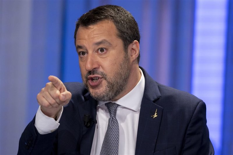 Migration : Matteo Salvini appelle à « écraser » le trafic d’êtres humains