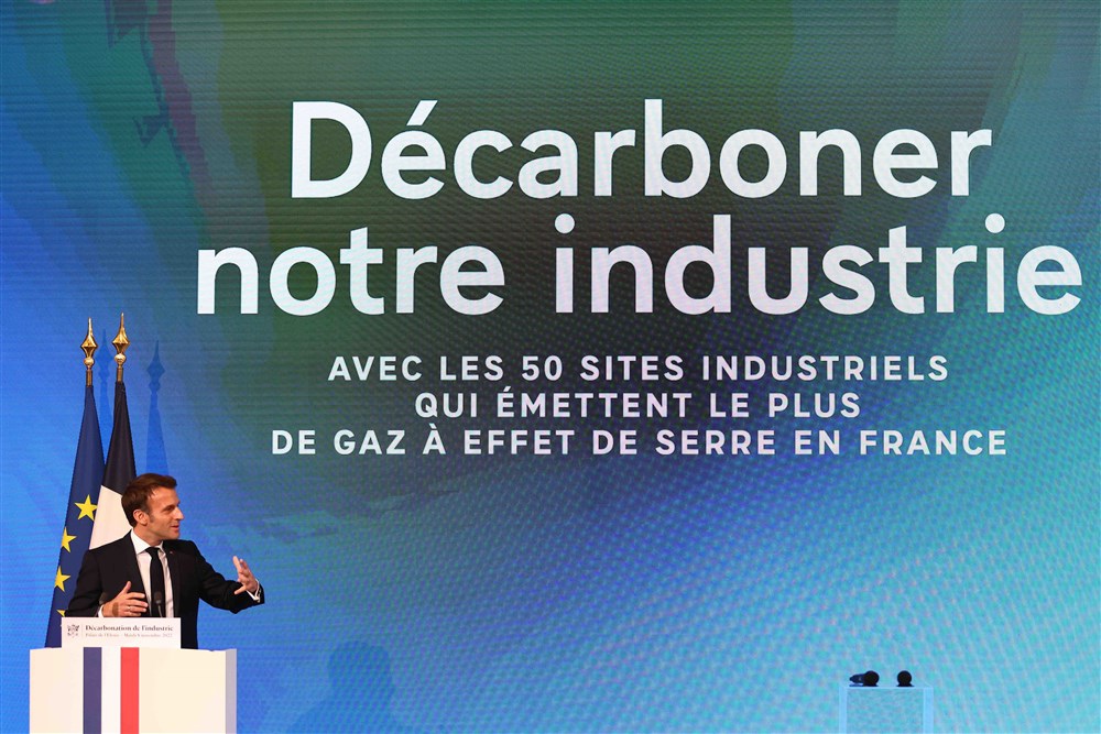 President Macron meets with the managers of French industrial sites
