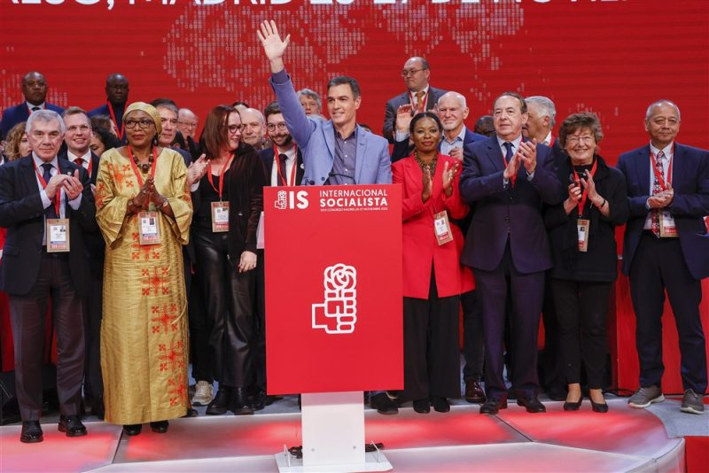 Le Premier ministre espagnol élu président de l'Internationale socialiste
