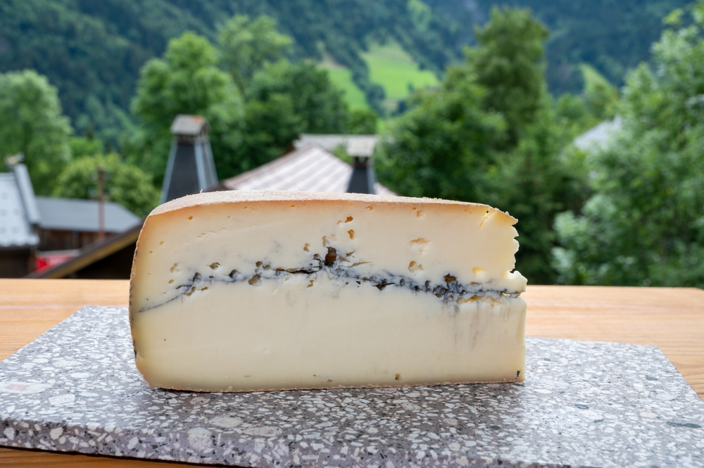 Cheese,Collection,,French,Cheese,Made,From,Raw,Cow,Milk,Morbier