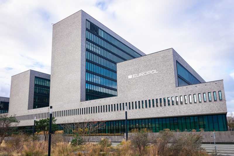 Europol : 44 arrestations dans « l'un des réseaux les plus dangereux » de l'UE