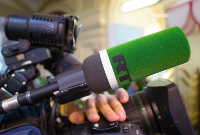 Privée de RT et Sputnik par l'UE, la Russie poursuit sa guerre de l'information