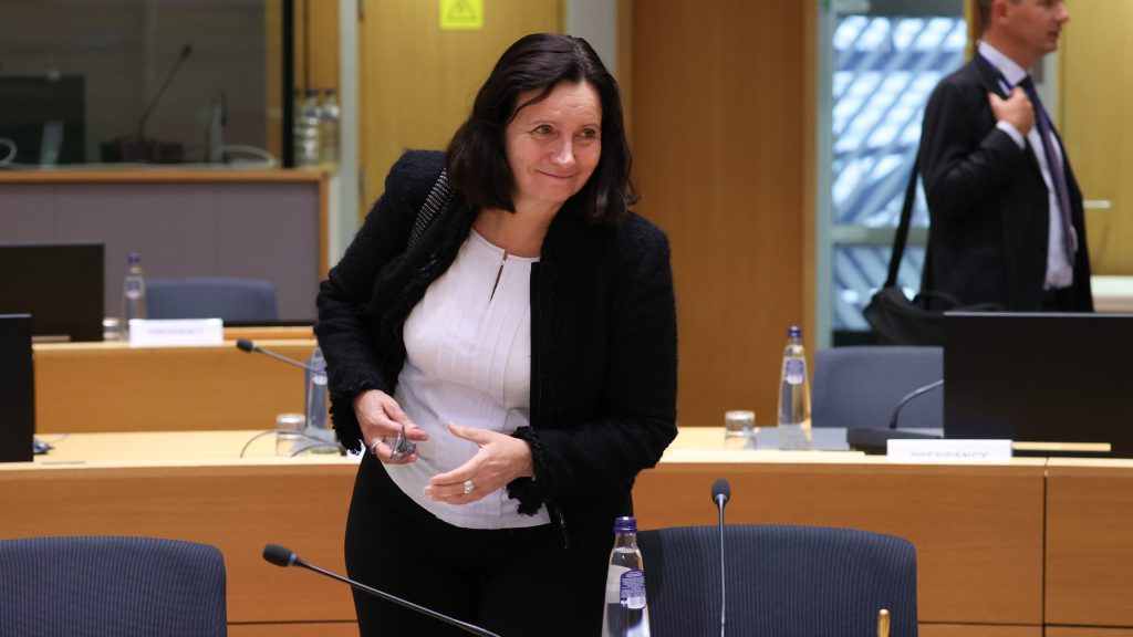 La Hongrie renonce à son veto et l’UE s’accorde enfin sur l’aide à l’Ukraine et l’impôt minimum sur les sociétés