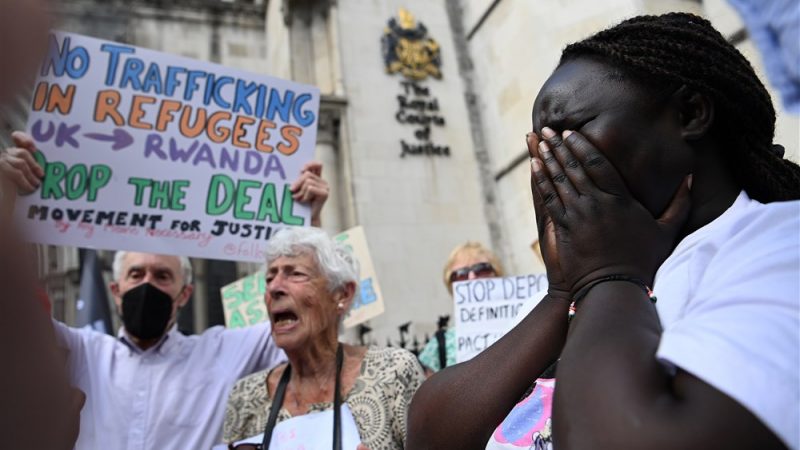 Le gouvernement britannique peut désormais légalement expulser des migrants vers le Rwanda