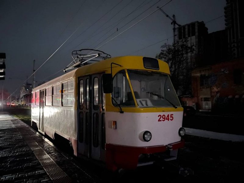 1,5 million d’Ukrainiens sans électricité après des attaques russes sur le réseau électrique d’Odessa