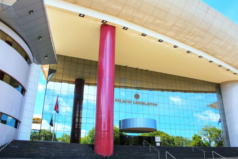 Paraguay : controverse politique sur une aide de l'UE à l'éducation