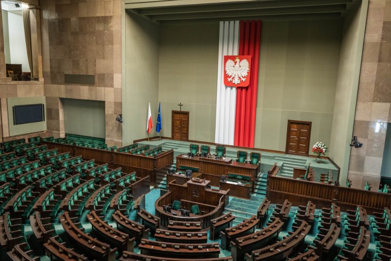 Pologne : une amnistie pour les citoyens combattant illégalement pour l’Ukraine depuis 2014