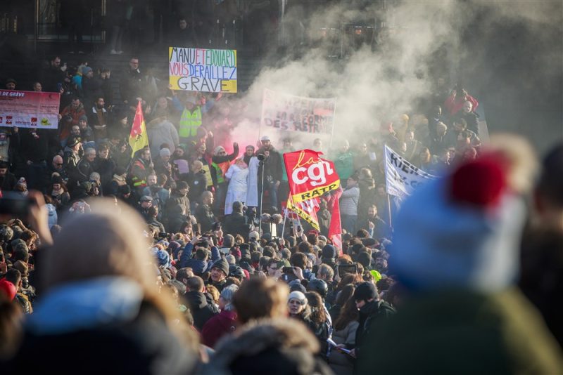 Réforme des retraites : le gouvernement face à la rue