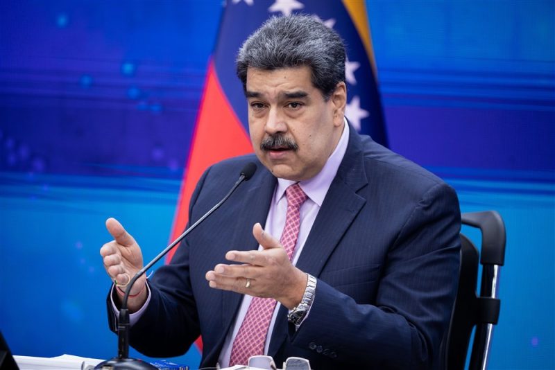 Le Venezuela "totalement prêt" à renouer avec les Etats-Unis, affirme Maduro