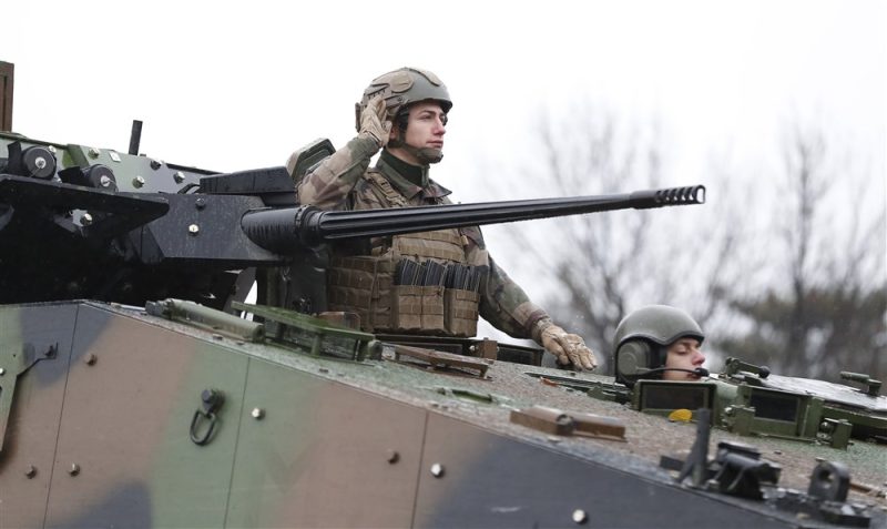 L’armée américaine traverse les Pays-Bas pour rejoindre l’Europe de l’Est
