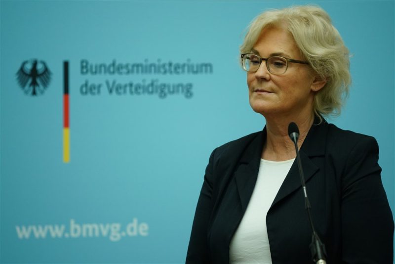 La ministre allemande de la Défense serait sur le point de démissionner