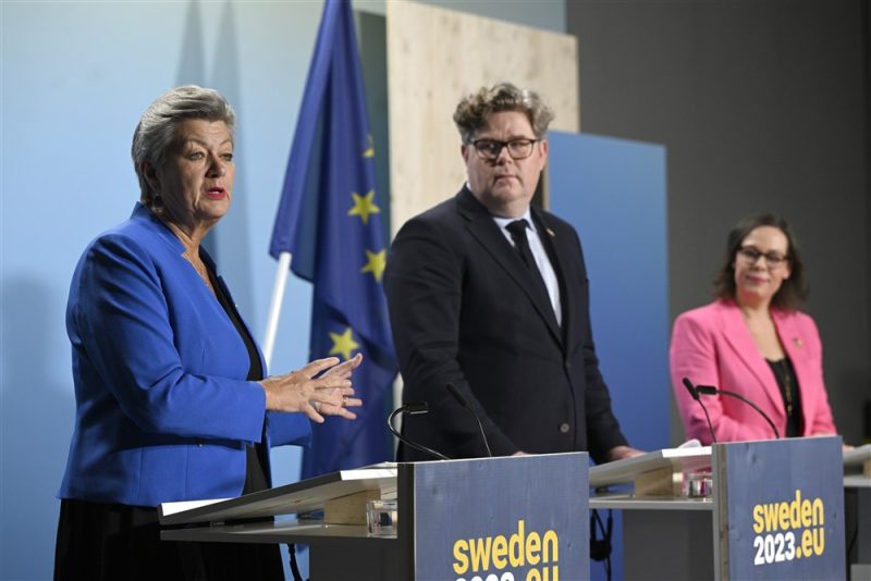 Migration : face à la hausse des arrivées, l'UE menace de sévir contre les pays "non coopératifs"