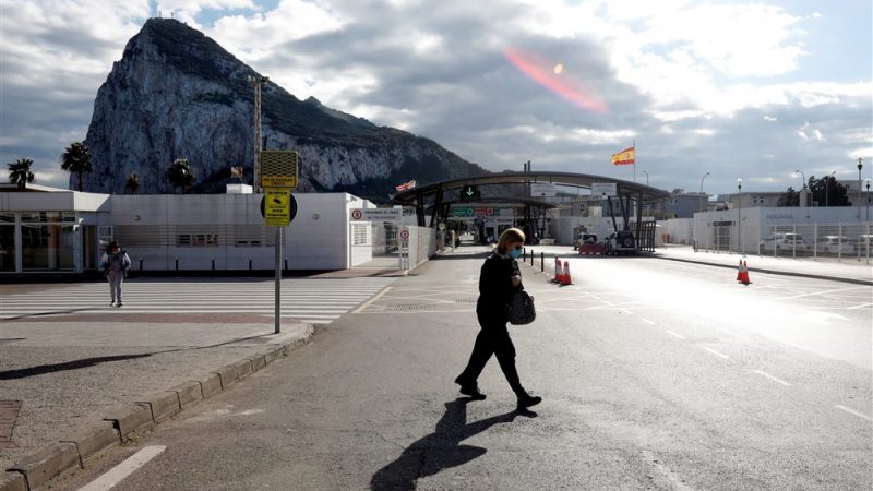 Le Rocher de Gibraltar en eaux troubles