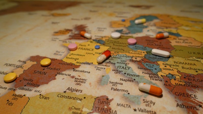 Pénuries de médicaments dans l’UE : un retour des antibiotiques prévu d’ici un mois