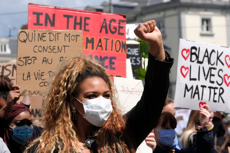 Racisme : face à un bilan « accablant », un nouveau Plan national français est à l’étude