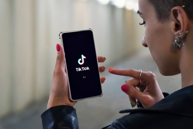 Le patron de TikTok à Bruxelles pour évoquer les nouvelles règles de l'UE