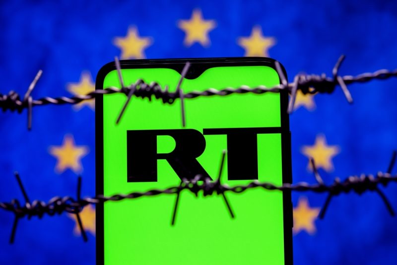 Gel des avoirs de RT France : la chaîne ferme, Moscou promet de réagir