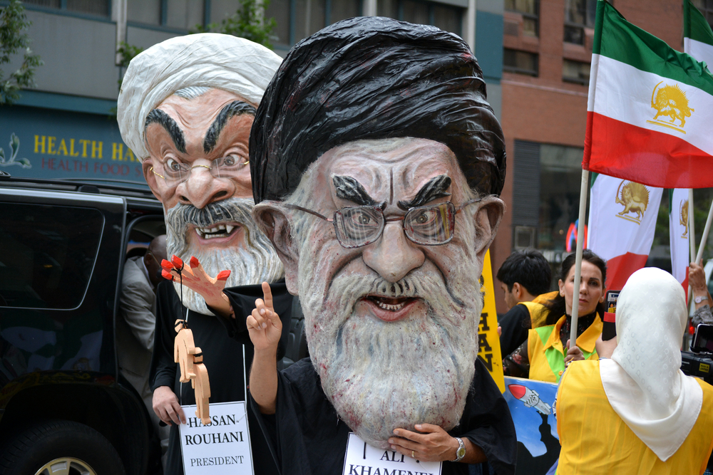 L’Iran met en garde Paris contre des caricatures « insultantes » de Khamenei