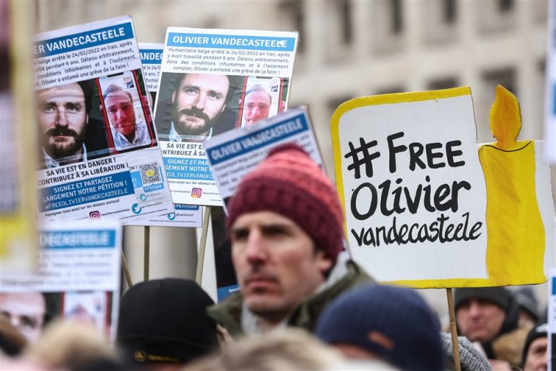 Condamnation d'Olivier Vandecasteele : la ministre belge des Affaires étrangères a rencontré son homologue iranien