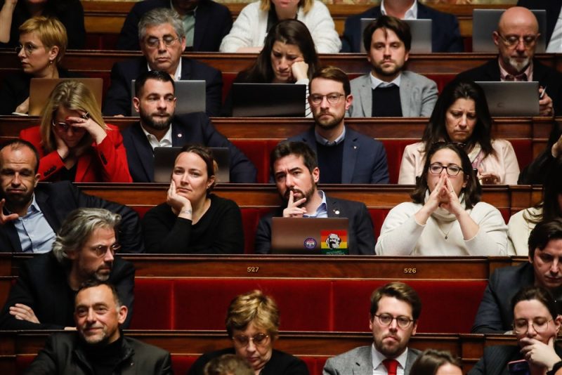 Les retraites « ressoudent » temporairement une gauche divisée