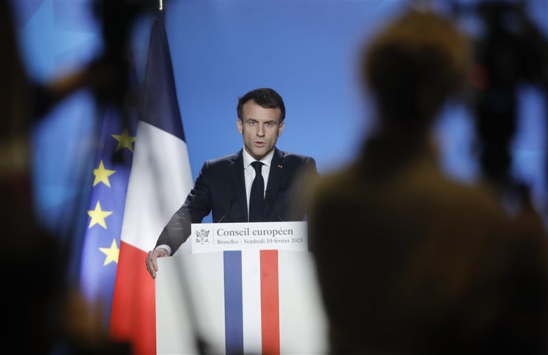 Ukraine : Emmanuel Macron juge impossible la livraison d’avions « dans les semaines qui viennent »