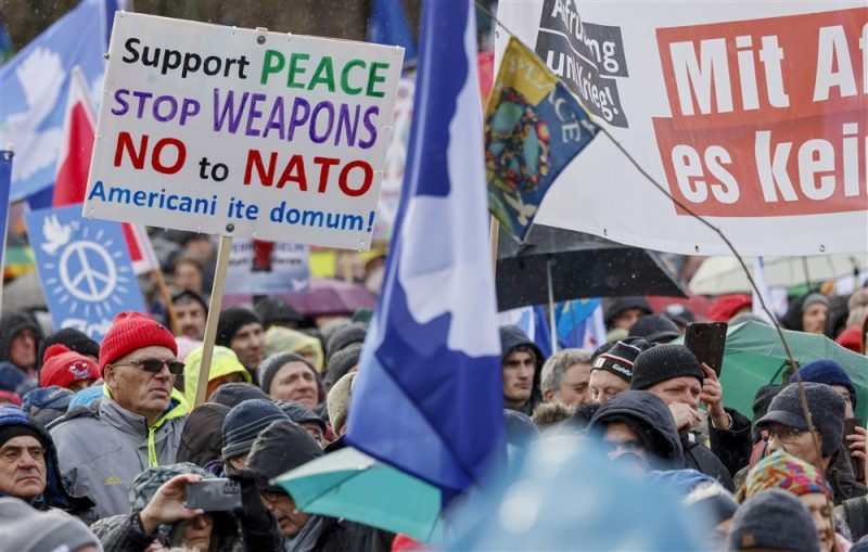 Allemagne : une pétition contre la livraison d’armes en Ukraine reçoit près de 700 000 signatures