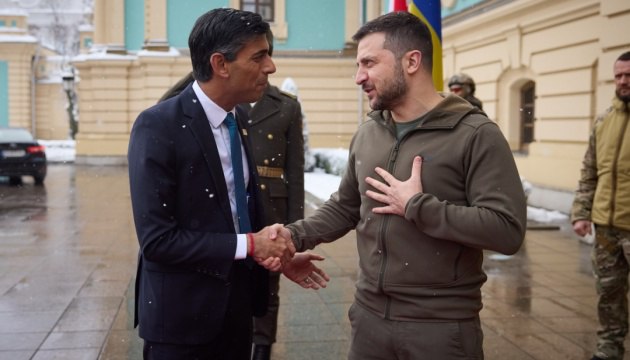 Visite surprise de Volodymyr Zelensky à Londres avant un possible passage à Bruxelles
