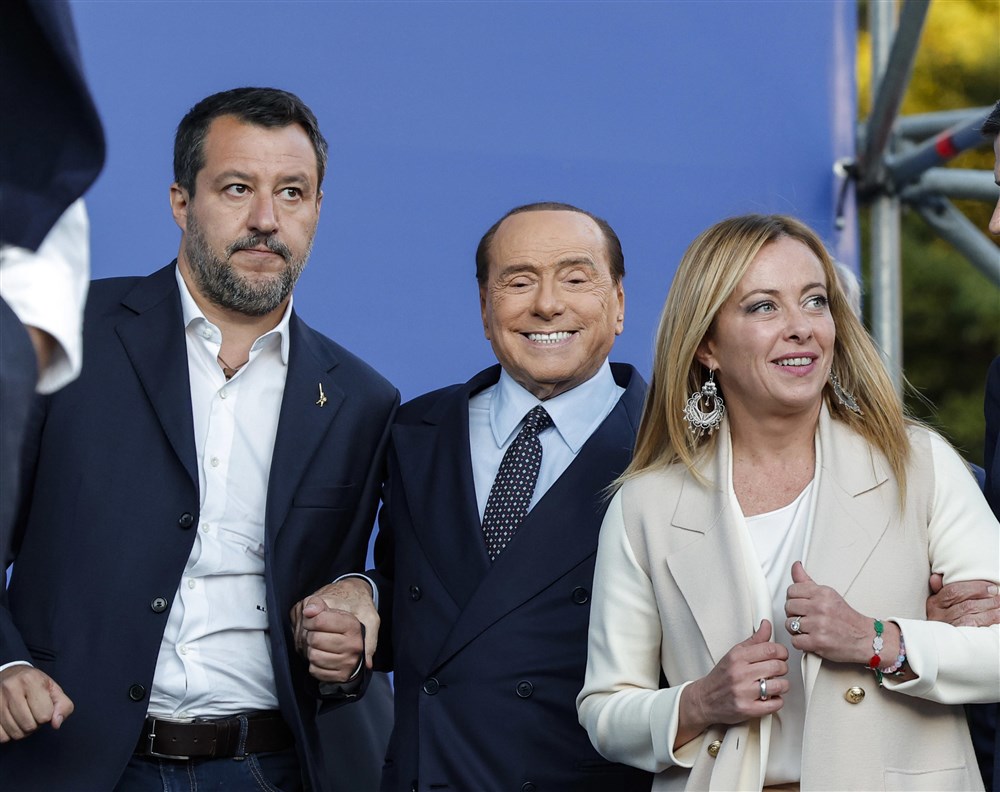 Center-right rally ahead of general elections in Rome