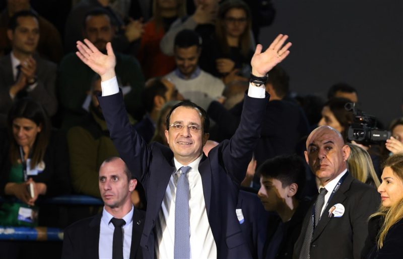 Élections chypriotes : le nouveau président doit maintenant choisir sa famille politique européenne