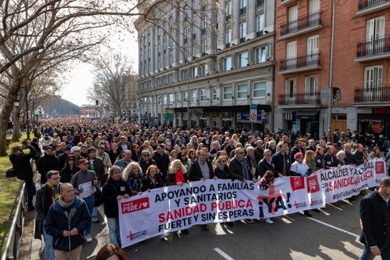 Madrid : des milliers de manifestants contre la privatisation de la santé publique