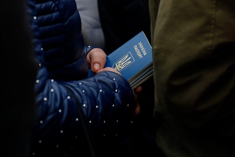 Les réfugiés ukrainiens peinent à s’intégrer dans l’UE, selon une enquête