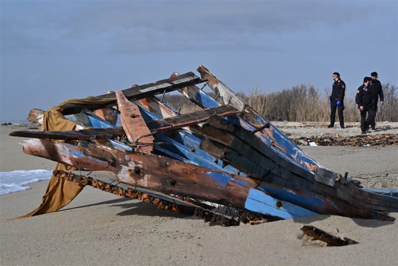 L'Italie accorde une assistance juridique gratuite aux rescapés du naufrage de Crotone