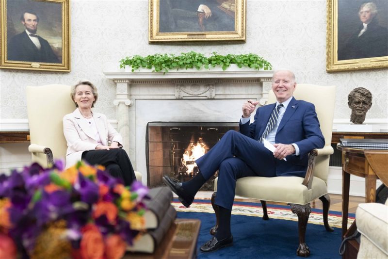 Ursula von der Leyen veut des « règles du jeu équitables » avec la Chine
