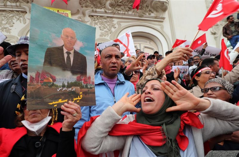 Josep Borrell redoute « un effondrement » de la Tunisie