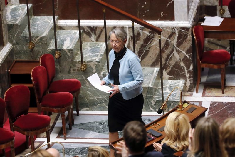 La crise politique se poursuit malgré le maintien du gouvernement
