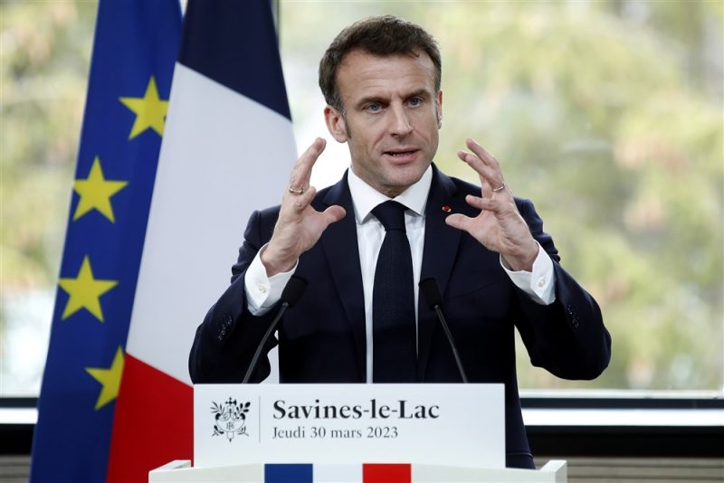 Emmanuel Macron annonce un vaste plan eau pour lutter contre les sécheresses