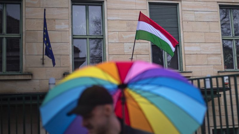 Quinze gouvernements se joignent à l’action en justice de l’UE contre la loi anti-LGBT de Viktor Orbán