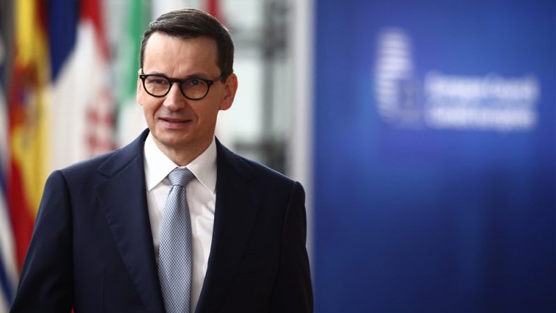 Le Premier ministre polonais fera « tout » pour empêcher l’interdiction des moteurs à combustion dans l’UE