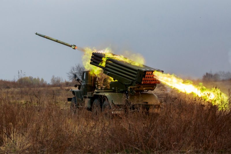 Munitions pour l’Ukraine : faut-il exclure la possibilité d’acheter à des pays tiers ?