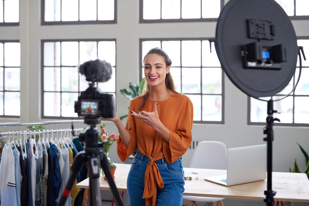 Social,Influencer,Creating,Online,Content,For,Her,Channel,,Daily,Vlog