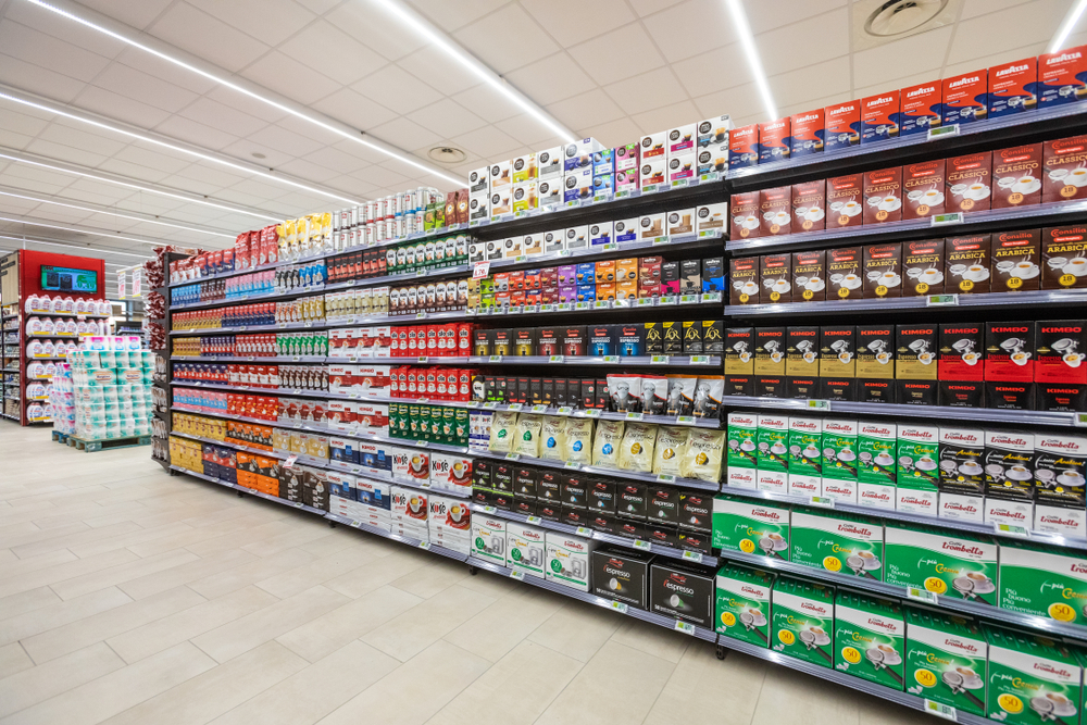 Rome,,Italy.,December,05,,2018:,Lanes,Of,Shelves,With,Goods