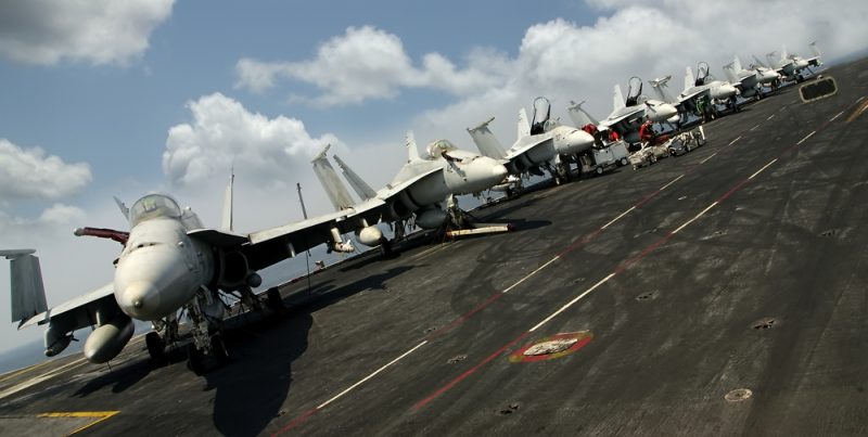 L’Ukraine veut les vieux avions de combat finlandais et appelle à des discussions trilatérales avec les États-Unis