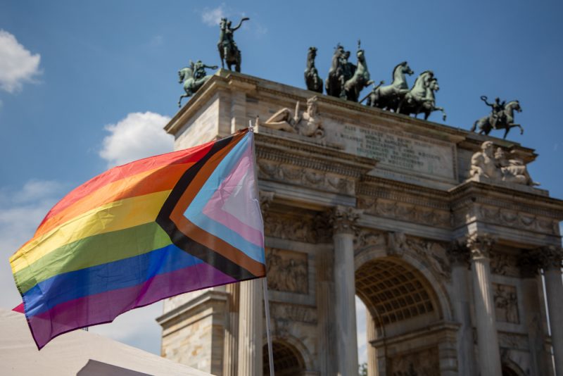 Le gouvernement italien demande à Milan de cesser d’enregistrer les enfants de couples homosexuels