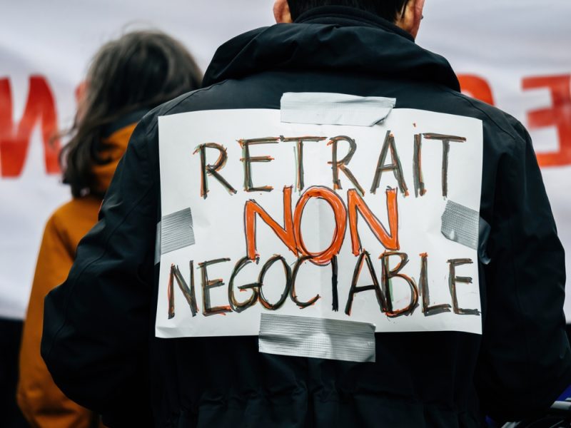 La situation en France est un exemple d'ingérence de Bruxelles, selon l’ancien ministre polonais des Affaires étrangères