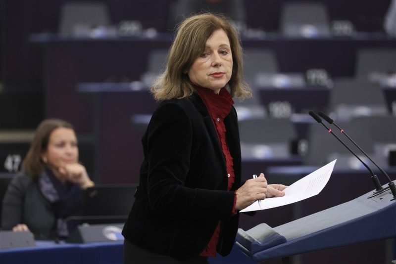 Une commissaire européenne « mal à l’aise » sur Twitter à cause de la propagande russe
