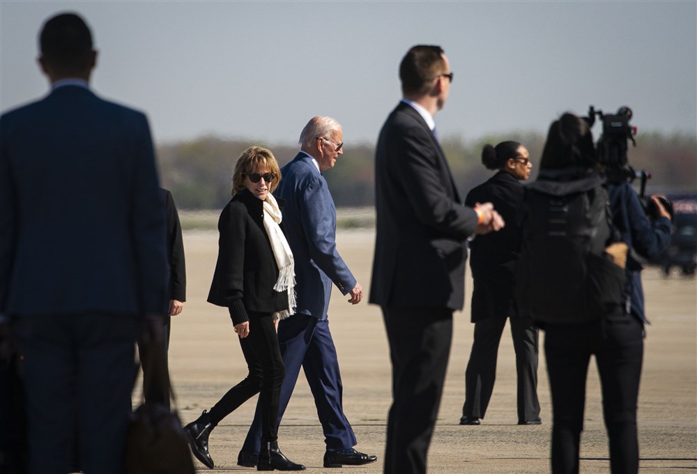 US President Joe Biden boards Air Force One to travel to Belfast